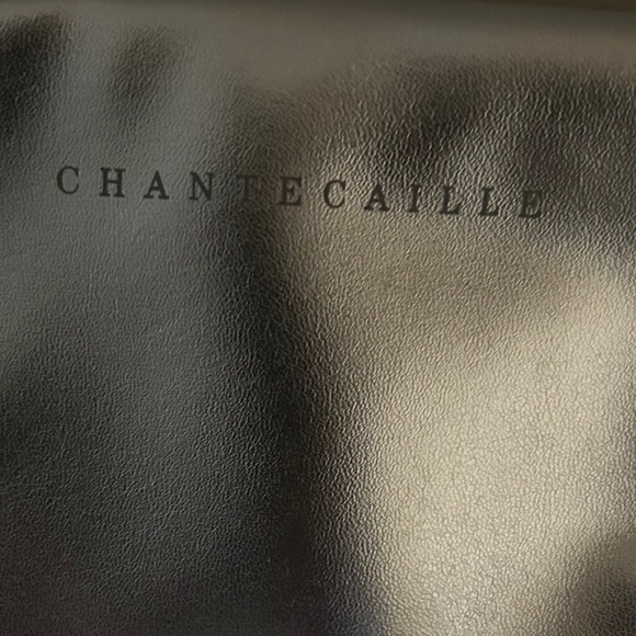 Chantecaille silver make up pouch + 6 samples - Picture 2 of 2